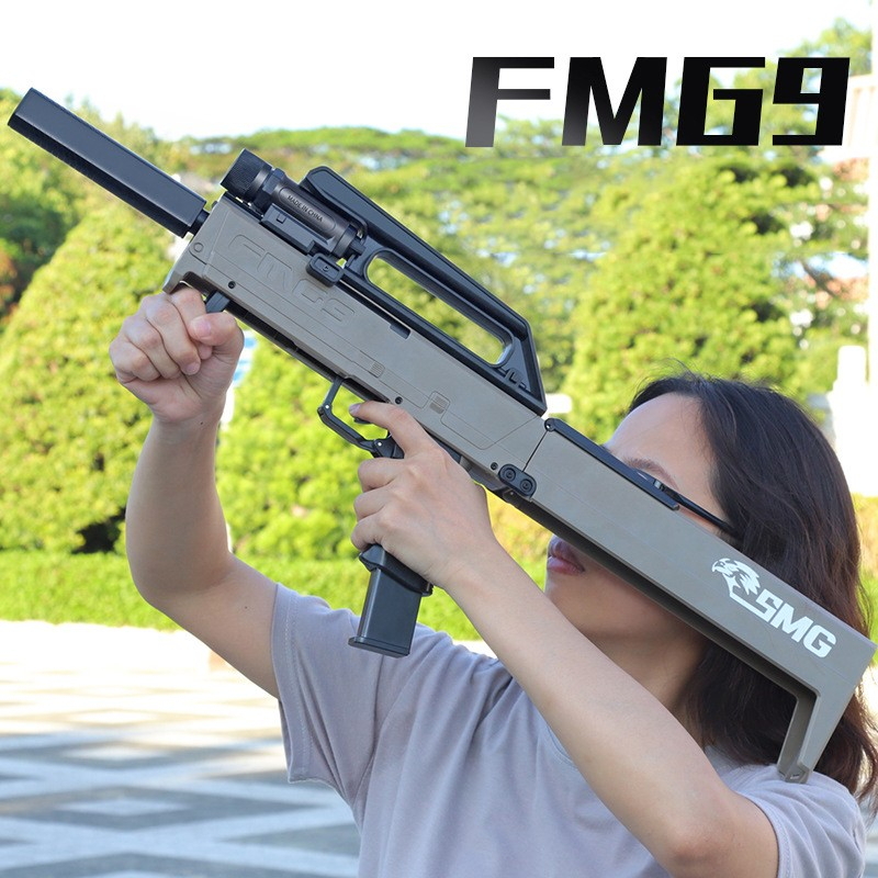 Pusca mitraliera de jucarie pliabila, model FMG9, cu ejectare cartuse, maro deschis [6]