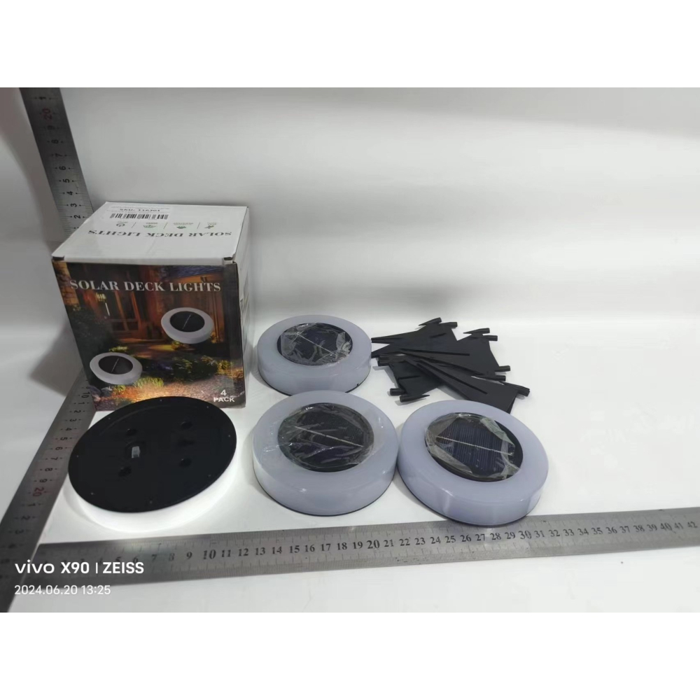 Set 4 lampi solare LED pentru gradina, model cerc, lumina alba rece, montaj in pamant [12]