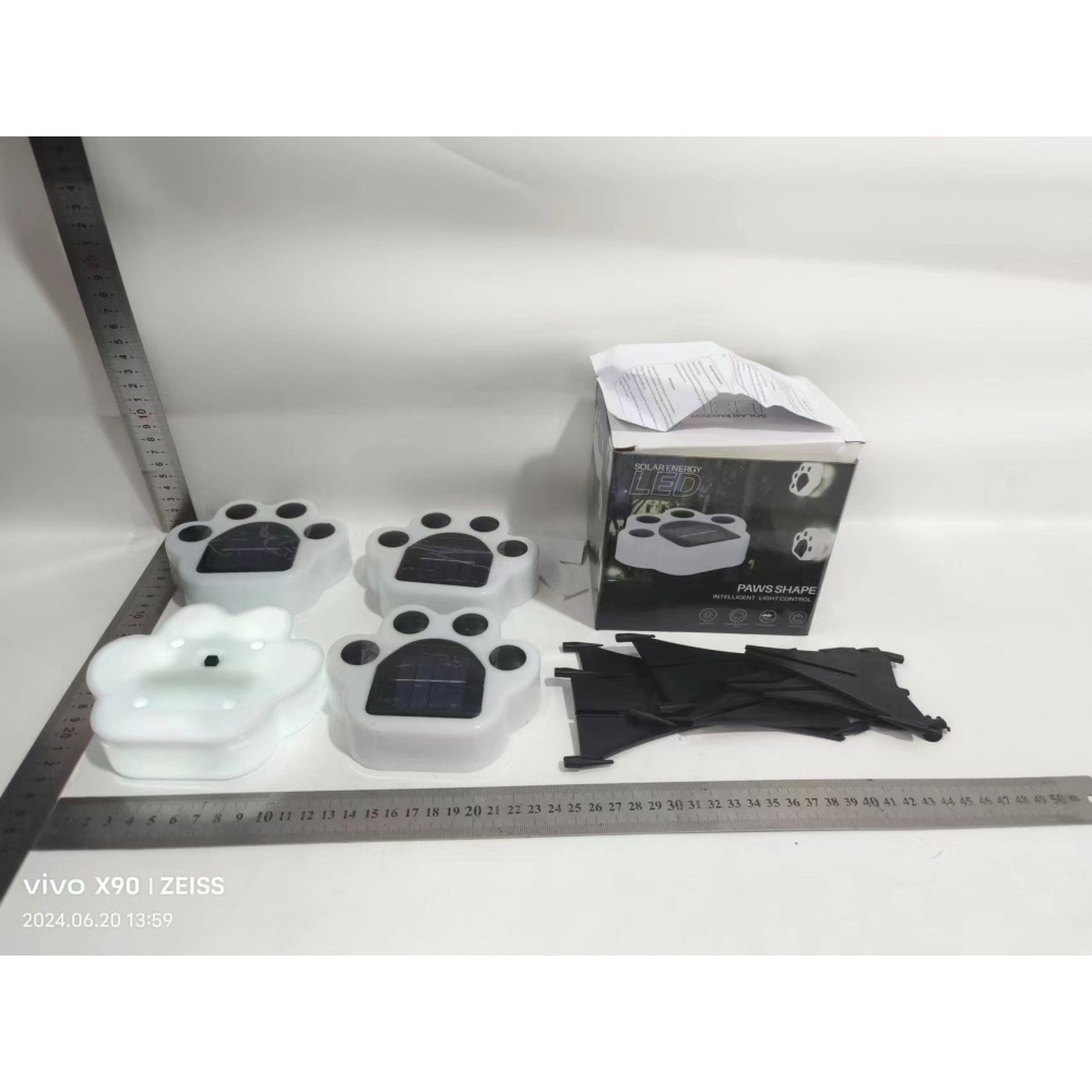 Set 4 lampi solare LED pentru gradina, model laba de urs, alimentare solara, carcasa ABS negru/alb [14]