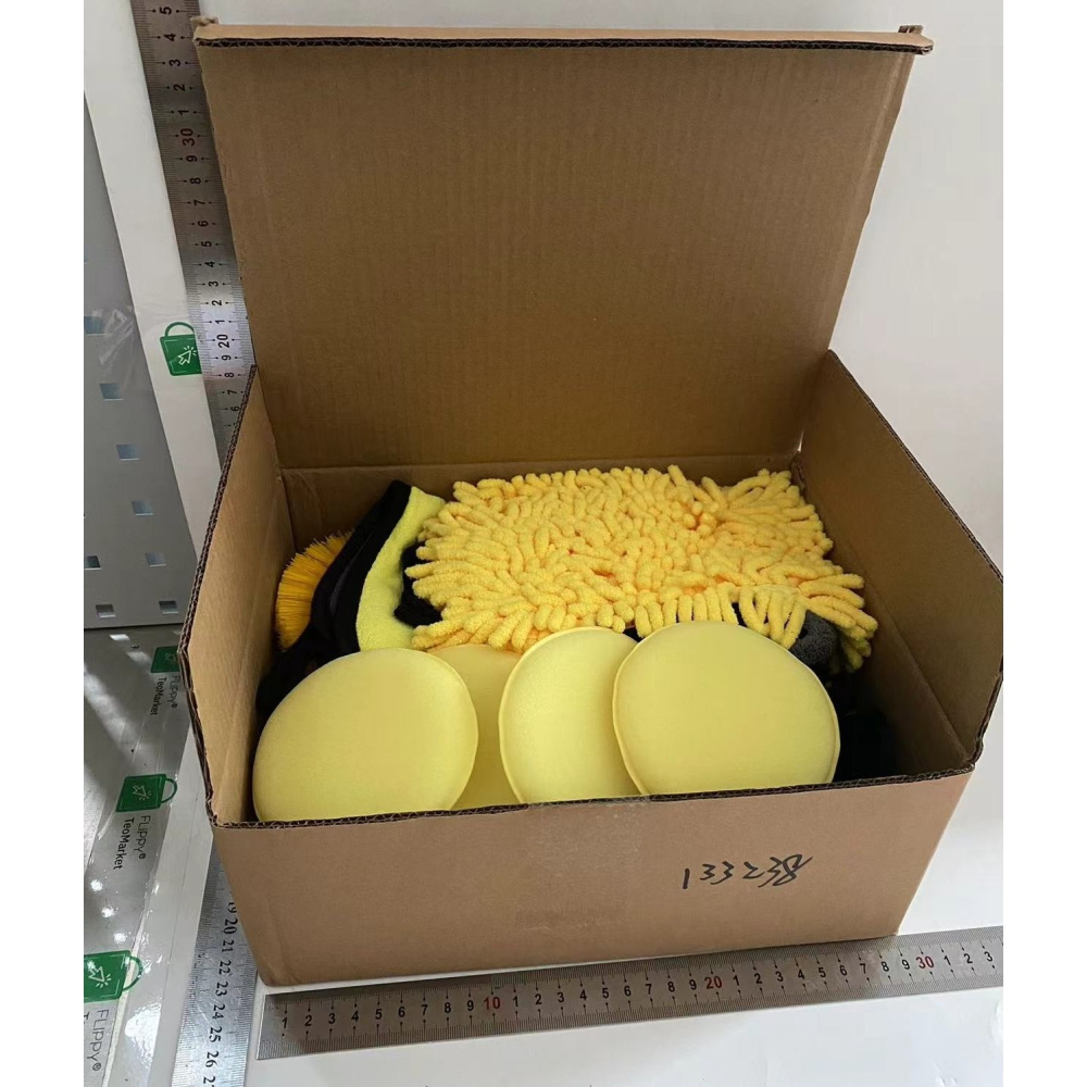 Set accesorii pentru curatare auto, 23 piese, din PP si microfibra, galben/negru [4]