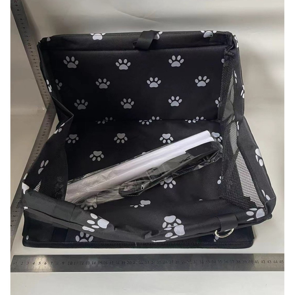 Suport pentru animale de companie, cu prindere de scaun si centura, 40x32x42 cm, negru cu imprimeu [2]