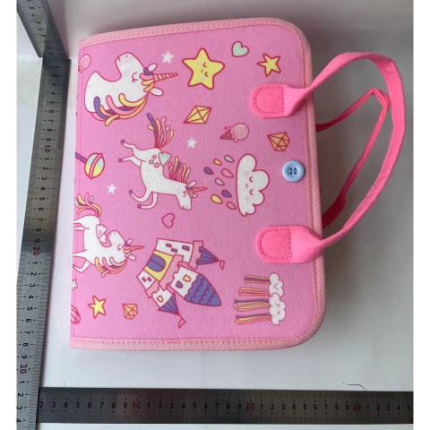 Carte senzoriala educativa Montessori, model unicorni, 5 pagini, fetru moale, roz [6]