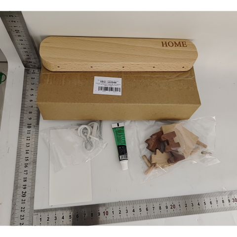 Suport pentru chei, model casuta, lemn natural, aplicare fara perforare, 5 carlige albe [1]