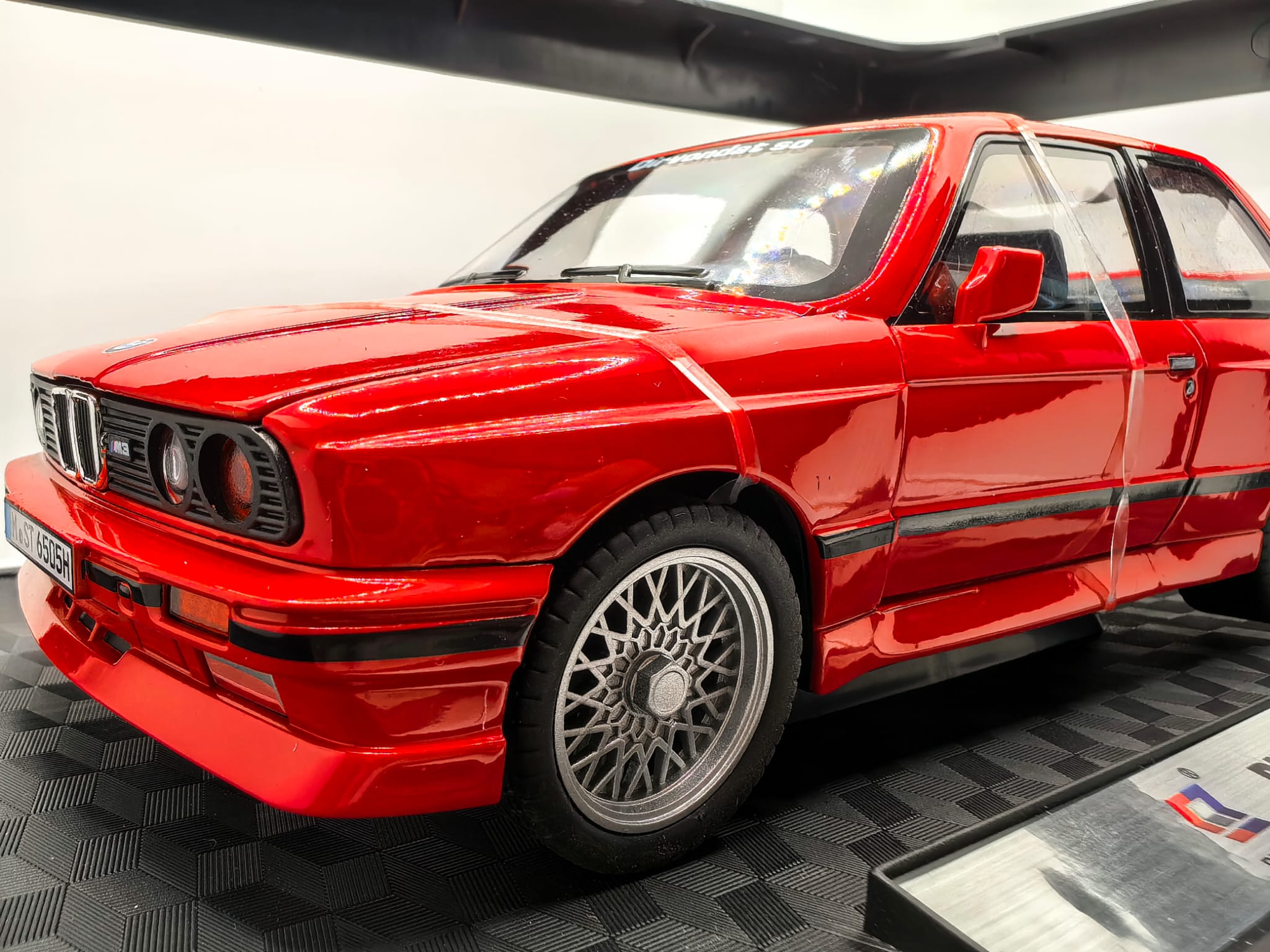 Legenda pe patru roți: BMW M3 (1988) la scară de colecție