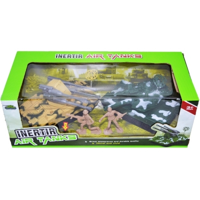 Cutie verde inscripționată „Inertia Air Tanks”, ce conține un set militar cu două tancuri de camuflaj și doi soldați. [2]