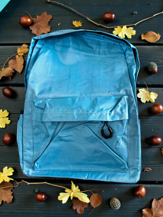 Ghiozdan școlar unisex din poliester disponibil în culori variate, dimensiune 42 cm. [2]