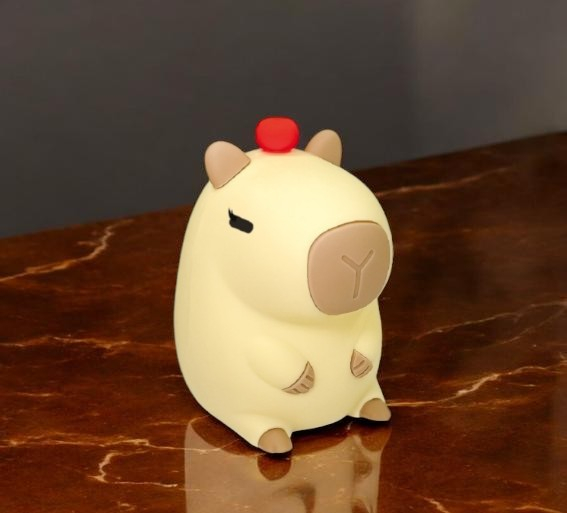 Lampa de noapte Capybara din silicon moale cu lumina multicolora si USB. [2]