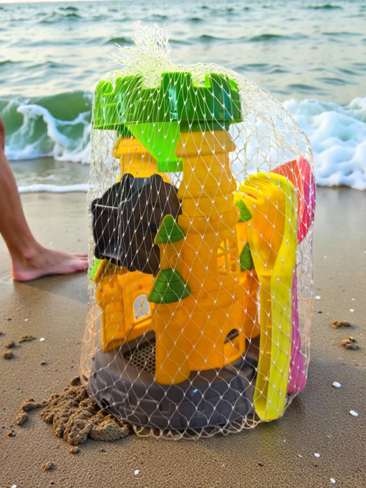 Moară de nisip și apă în formă de castel galben cu accesorii de plajă. [2]