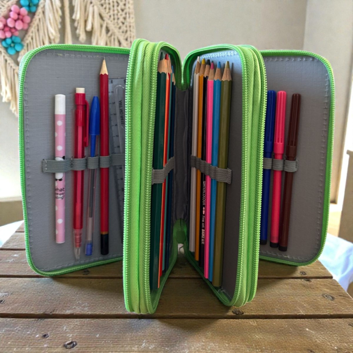 Penar școlar mare cu 3 fermoare, complet echipat cu rechizite, model mix colorat. [2]