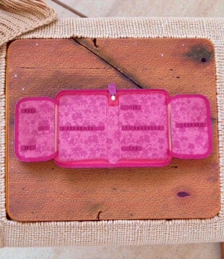 Penar școlar original Trolls cu un fermoar și două flapsuri interioare pentru organizare, design vesel cu Poppy. [2]