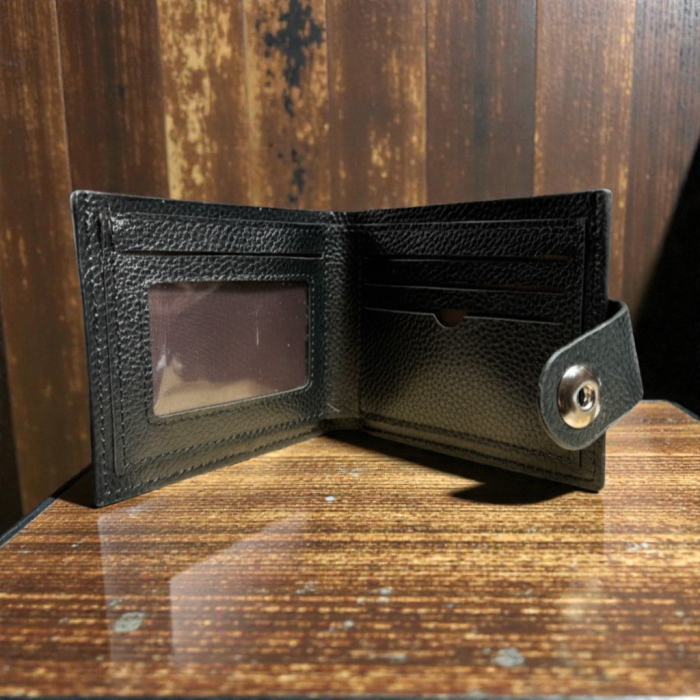 Portofel bărbătesc negru/maro cu clapetă și capsă metalică, design texturat modern. [3]