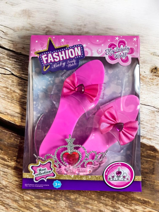 Set de accesorii printesa format din papuci cu toc roz si diadema cu pietre stralucitoare. [2]