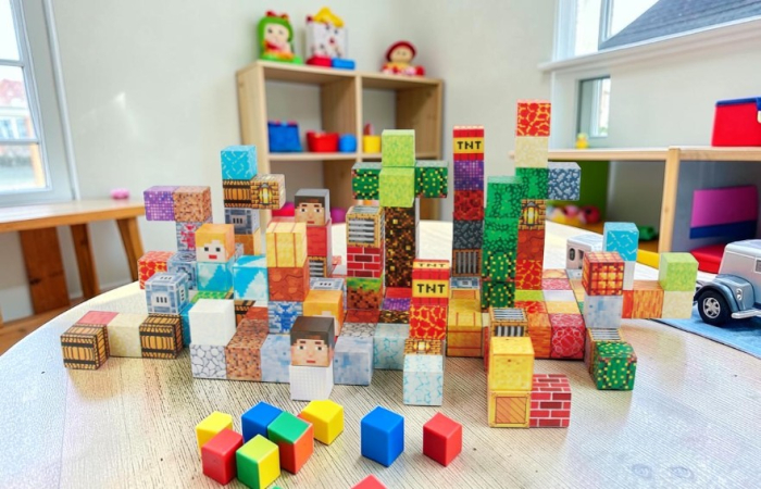 Construcție realizată din setul Magnetism World, cuburi 3D magnetice cu design pixelat. [4]