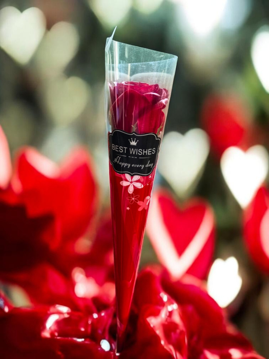 Trandafir individual din săpun mov intens, 36 cm, în tub transparent de protecție. [2]