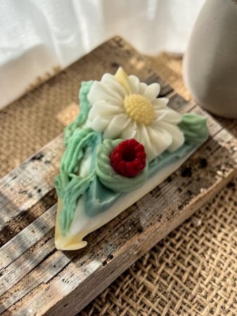 Lumânare Artizanală Felie de Tort, Ceară Soia 160g, Cocos și Lime