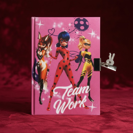 Agende și caiete - Agendă secretă cu lăcat și chei Miraculous Ladybug, 48 file dictando imprimate.