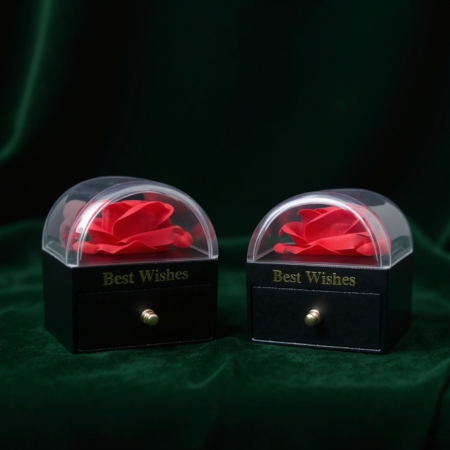 Cadouri pentru EA - Cutie de lux pentru cadou cu trandafiri de săpun și sertar de bijuterii.