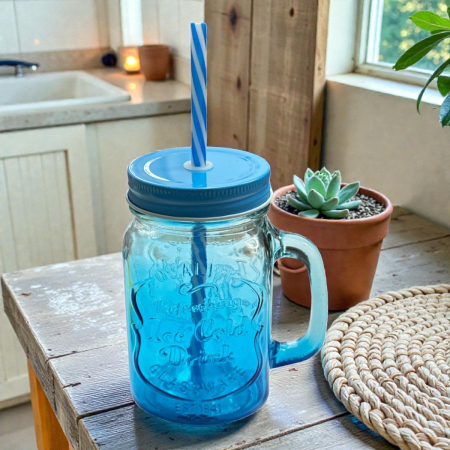 Accesorii pentru Casă - Cană tip borcan din sticlă de 400ml, model relief, dimensiuni 13x12cm, culori diverse cu pai inclus.