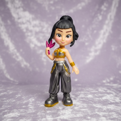 Figurină de colecție K-POP Demon Hunters de 16 cm în cutie display premium, design modern.