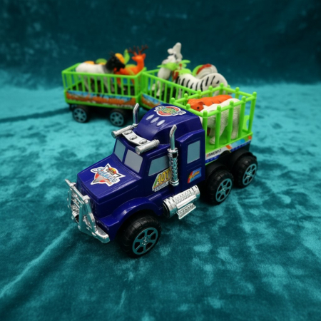 Mașinuțe Monster Truck - Tir de jucarie rosu cu doua remorci verzi transportand figurine de animale incluse.