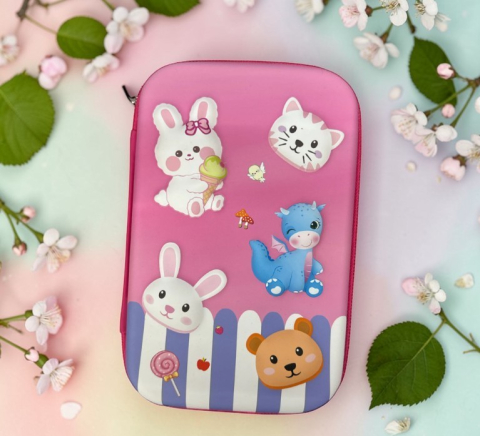 Penare - Penar scolar mare 3D roz cu animalute in relief si un fermoar