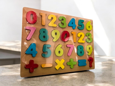 Accesorii și Jucării pentru Bebe - Placa puzzle din lemn Montessori cu literele alfabetului si cifre colorate.