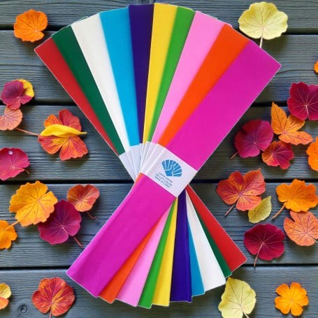 Articole din Hârtie - Set de 10 culori vibrante de hârtie creponată, dimensiune 50x100 cm, pentru proiecte școlare și decorațiuni.