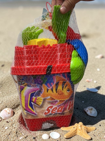 Seturi de Jucării pentru Nisip - Set asortat de jucării pentru nisip, cu găletușă și accesorii, ambalat în plasă practică pentru transport