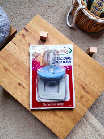 Suzete - Suzetă individuală din silicon moale în culori pastelate (roz/albastru/verde), ambalaj blister, pentru bebeluși 0-18 luni.