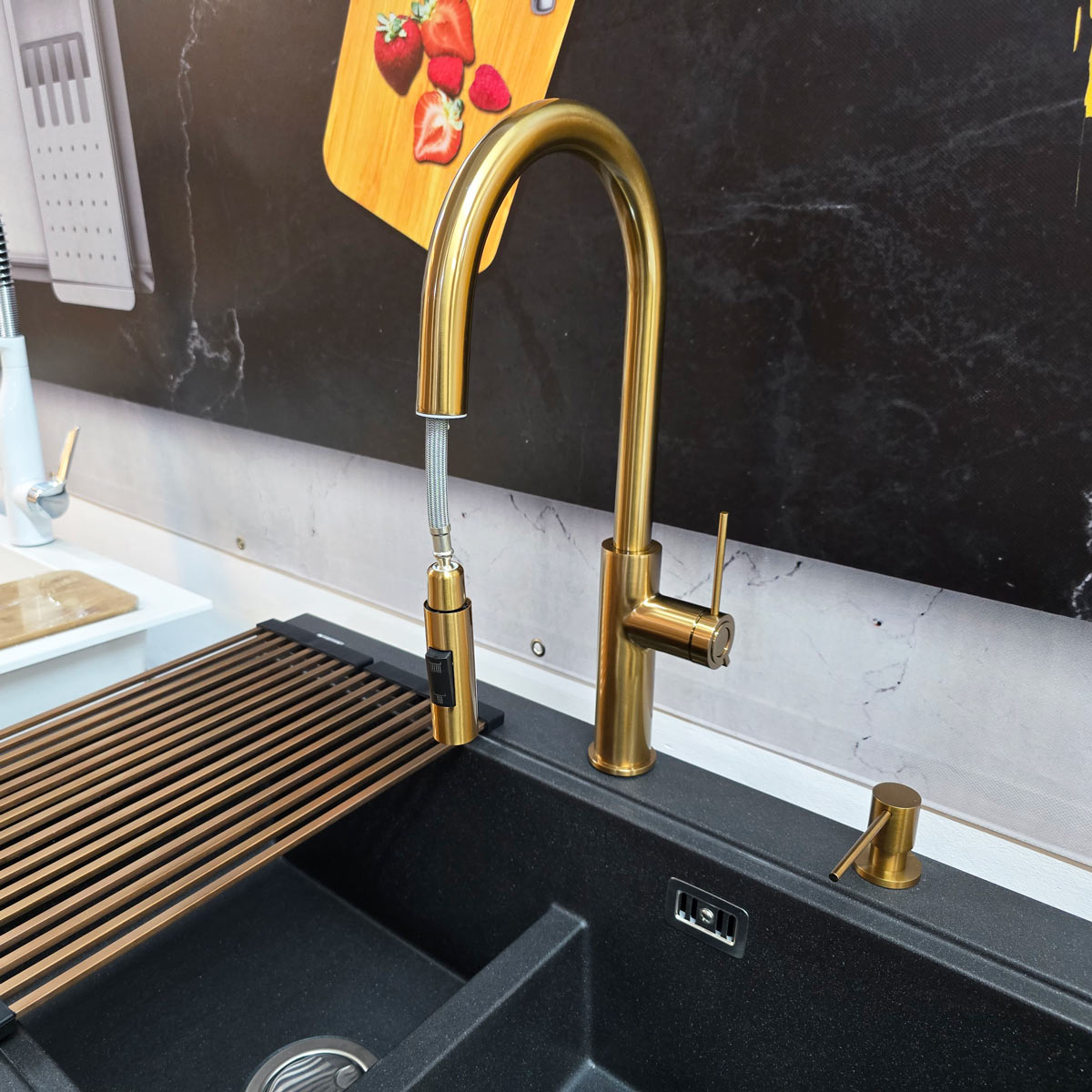 Baterie CookingAid Jennifer Copper cu furtun dus extractibil + buton jet/dus si finisaj inox periat [8]