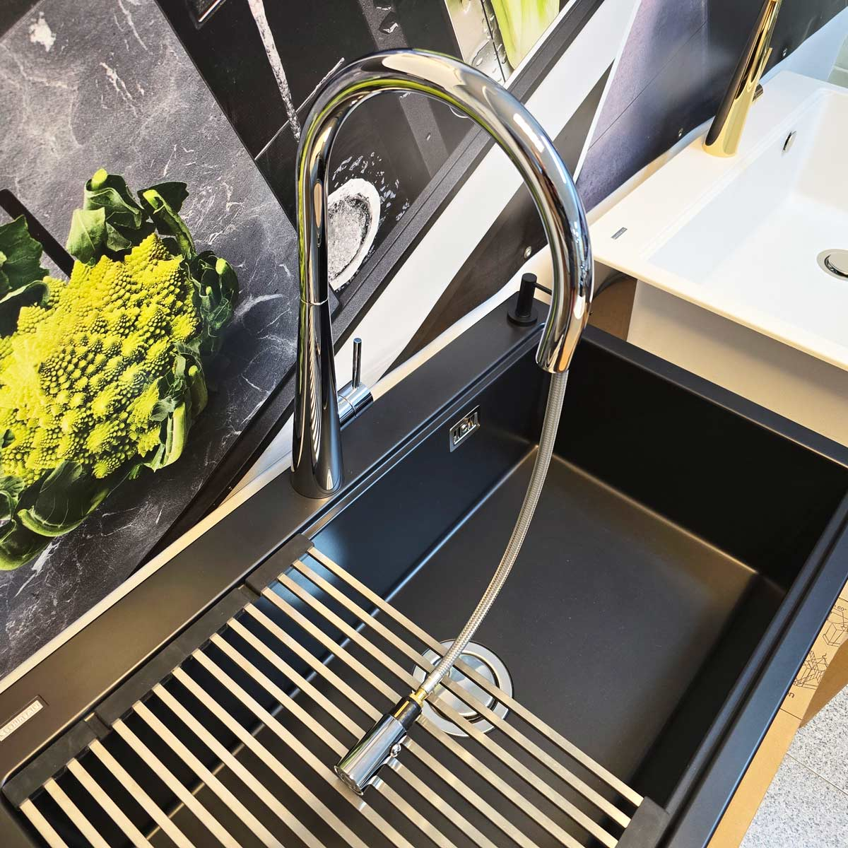 Baterie CookingAid NEWMIX 90 CHROME cu finisaj cromat si furtun dus retractabil / extractibil + buton jet/dus [7]