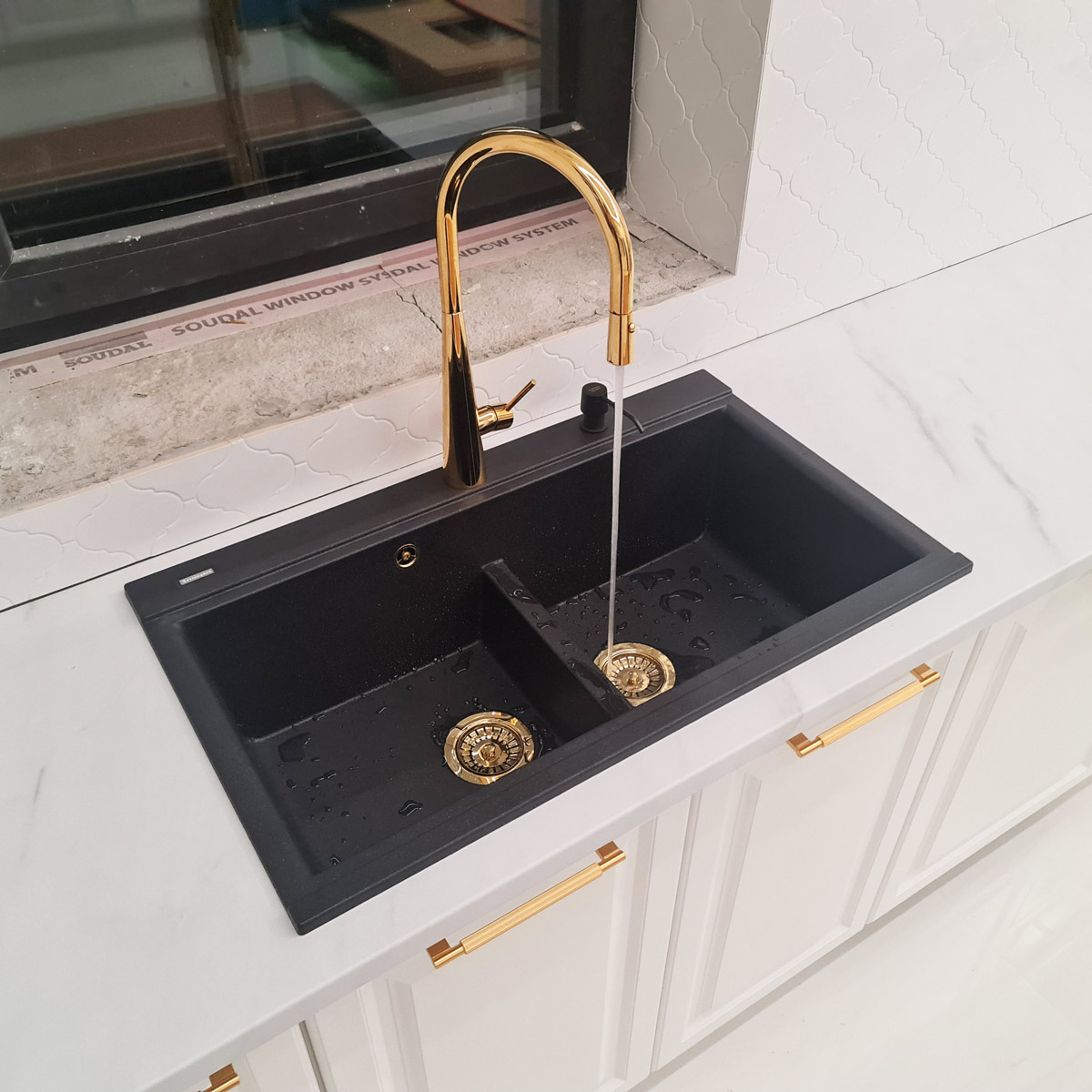 Baterie CookingAid NEWMIX 90 GOLD cu finisaj auriu si furtun dus retractabil / extractibil + buton jet/dus [2]