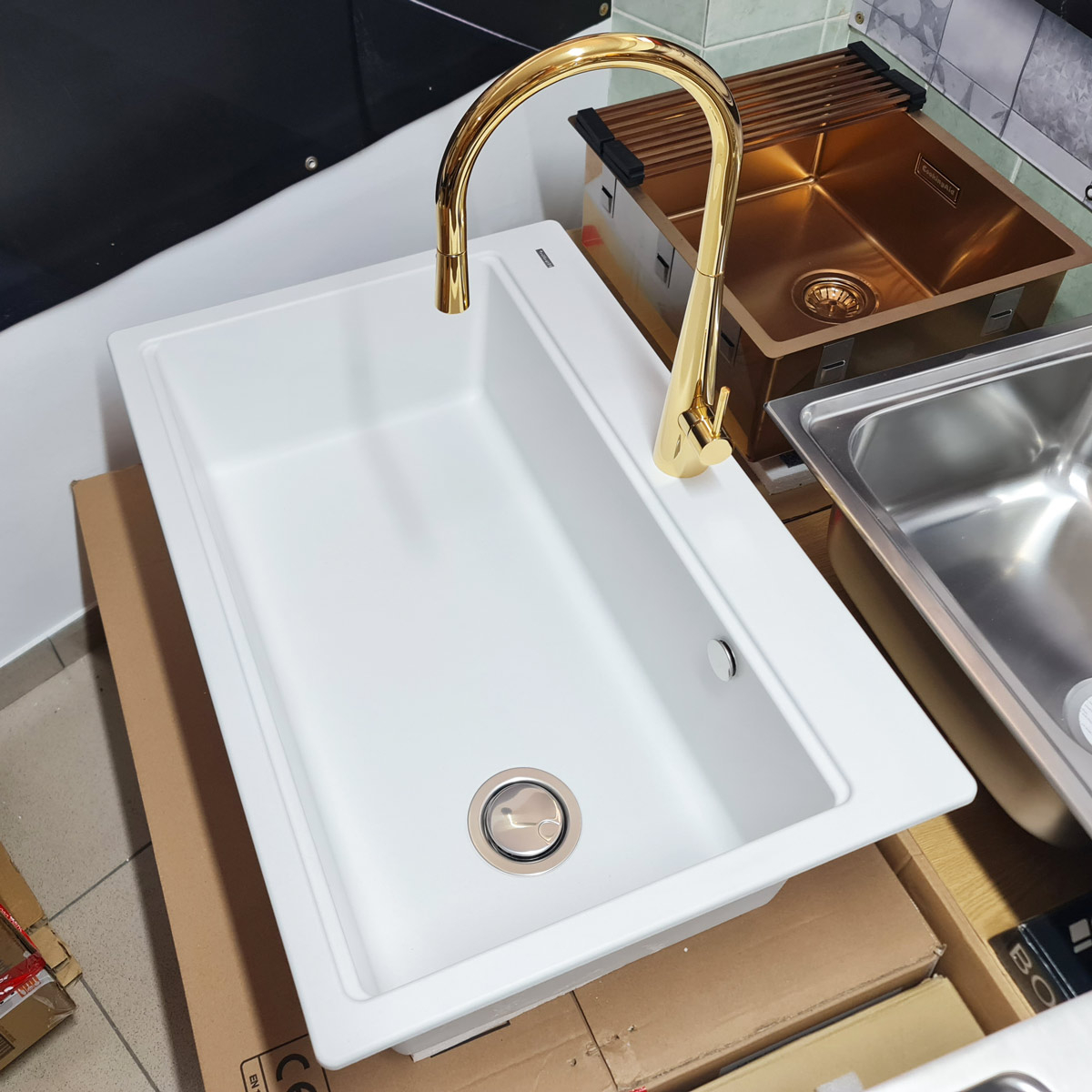 Baterie CookingAid NEWMIX 90 GOLD cu finisaj auriu si furtun dus retractabil / extractibil + buton jet/dus [11]