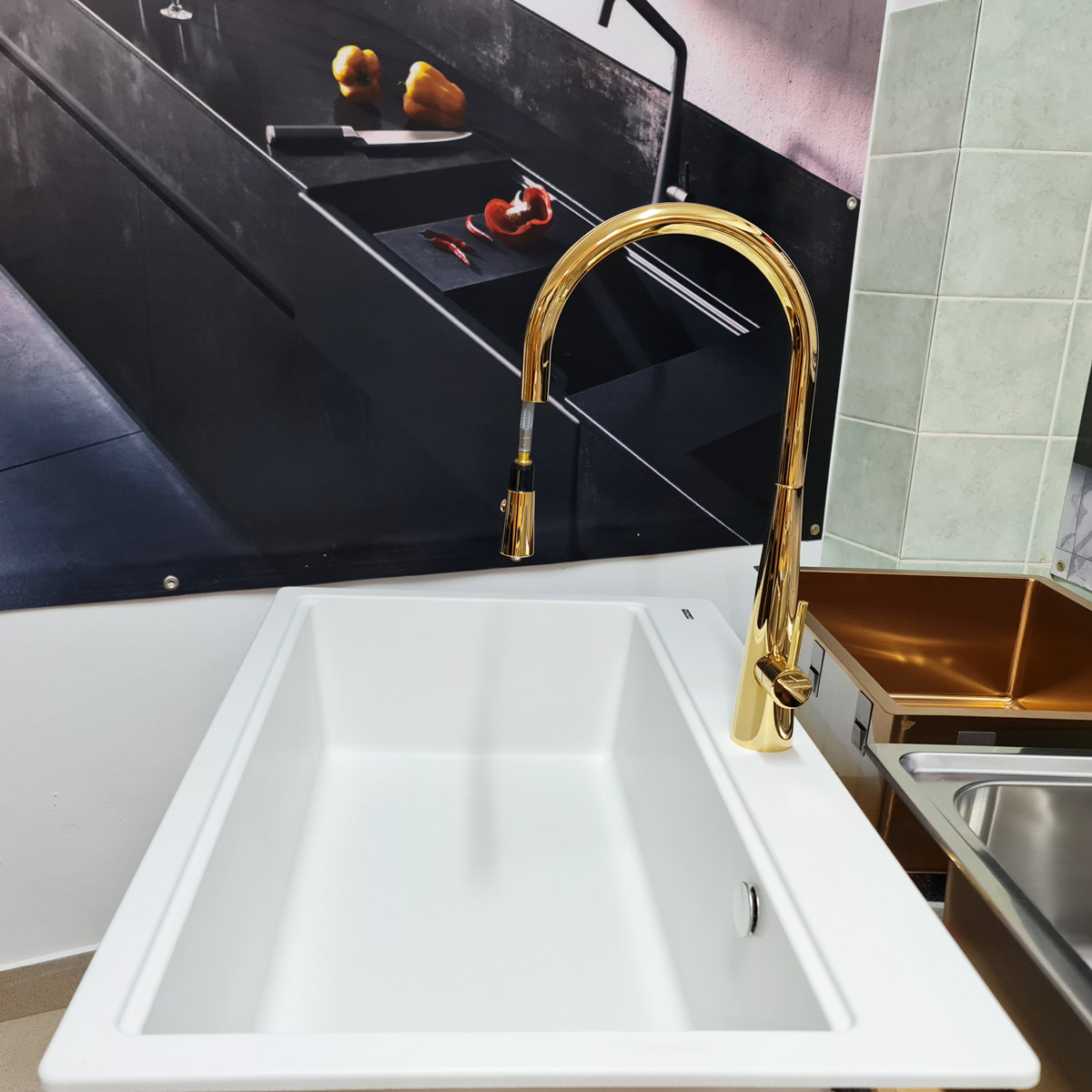 Baterie CookingAid NEWMIX 90 GOLD cu finisaj auriu si furtun dus retractabil / extractibil + buton jet/dus [6]