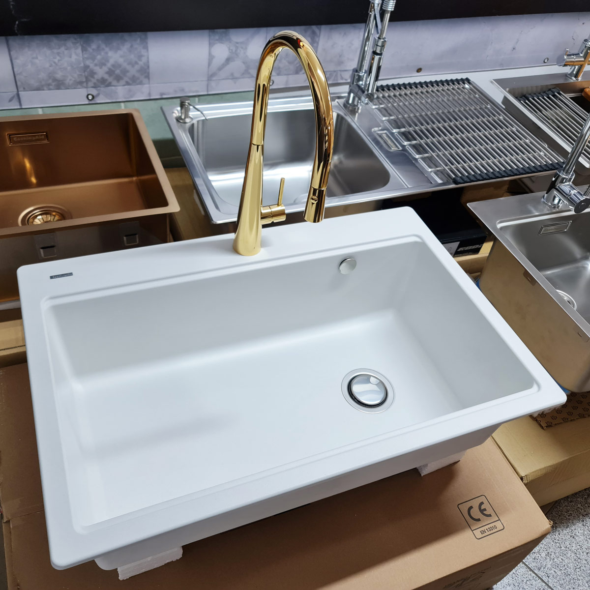 Baterie CookingAid NEWMIX 90 GOLD cu finisaj auriu si furtun dus retractabil / extractibil + buton jet/dus [8]