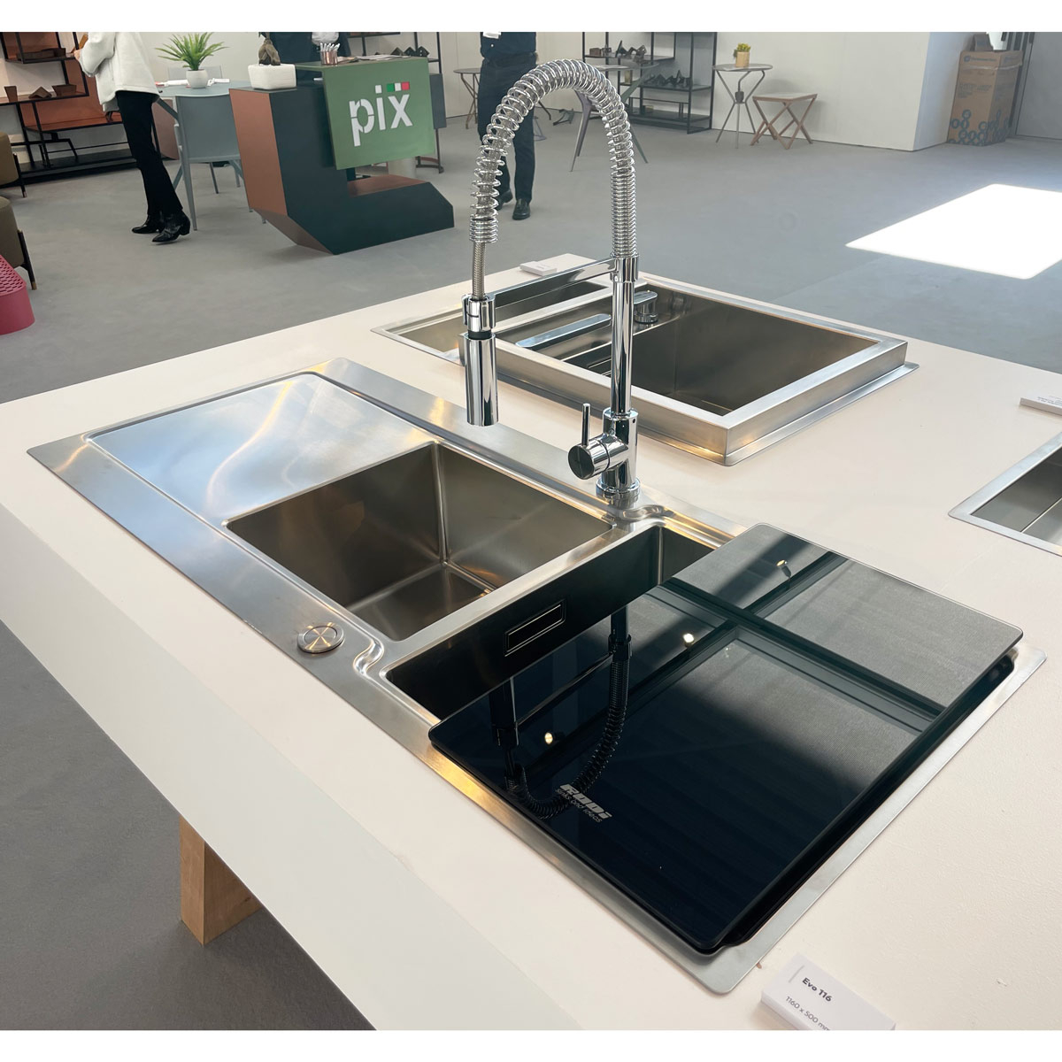 Baterie CookingAid RODI LINE MN 1021 cu cap flexibil detasabil + buton interschimbabil jet/dus si finisaj Cromat [3]