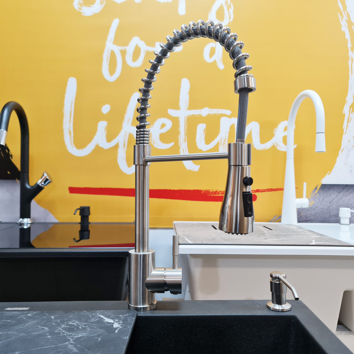 Baterie CookingAid Salma Steel cu furtun dus detasabil / flexibil + buton jet/dus si finisaj inox periat [3]