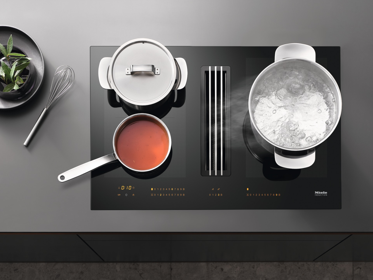Caserolă Fiskars „All Steel” Miele KMKT 1825-2, 18 cm / 2,5 l, pentru plite cu inducție Miele [2]