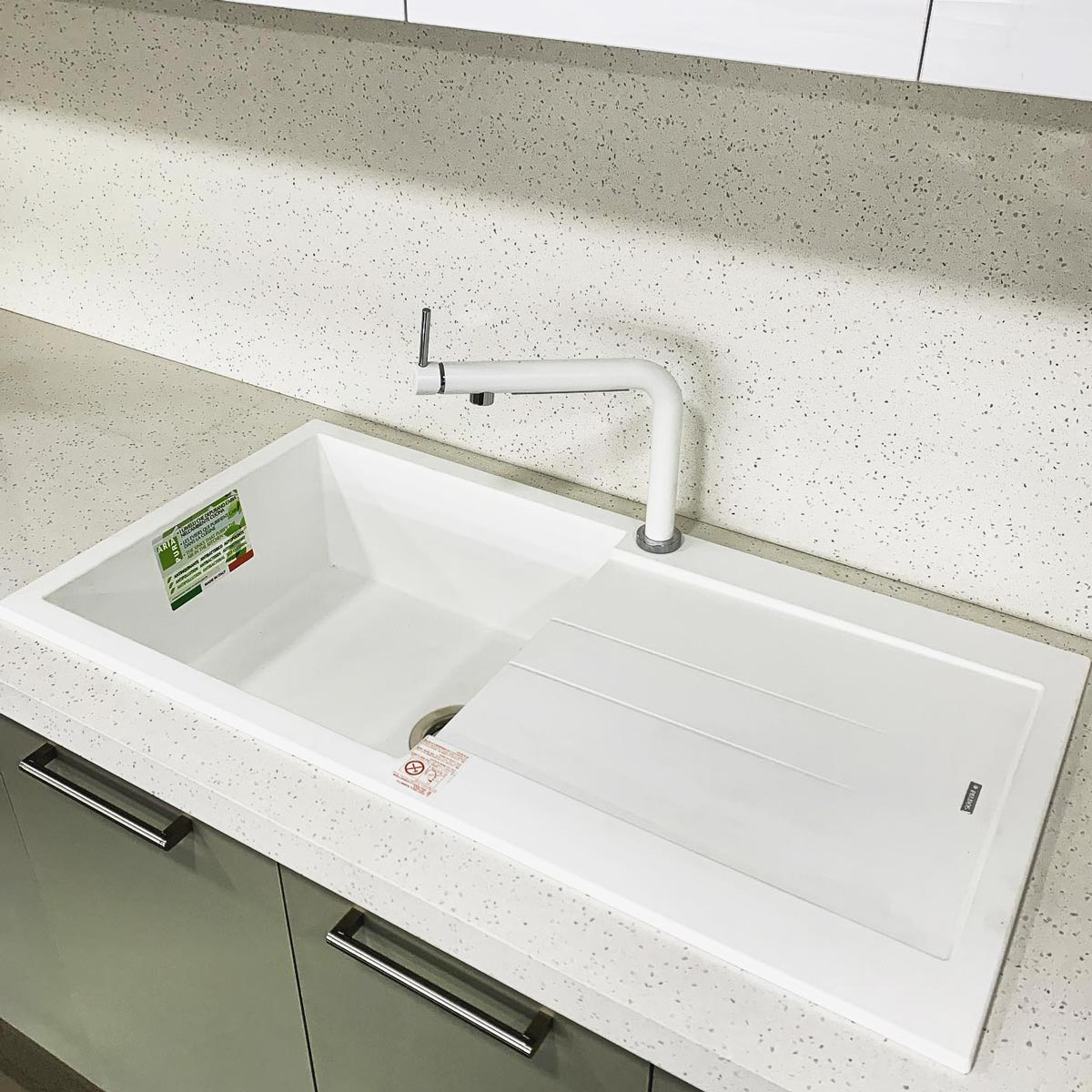 Chiuveta bucatarie granit CookingAid Amanda AM9910 Alba / Polar White reversibila stanga/dreapta cu picurator + accesorii montaj [2]