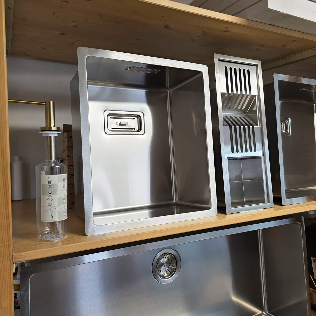 Chiuveta bucatarie inox CookingAid Box Lux 34 cu montaj pe/sub blat cu ventil scurgere dreptunghiular si accesorii montaj [11]