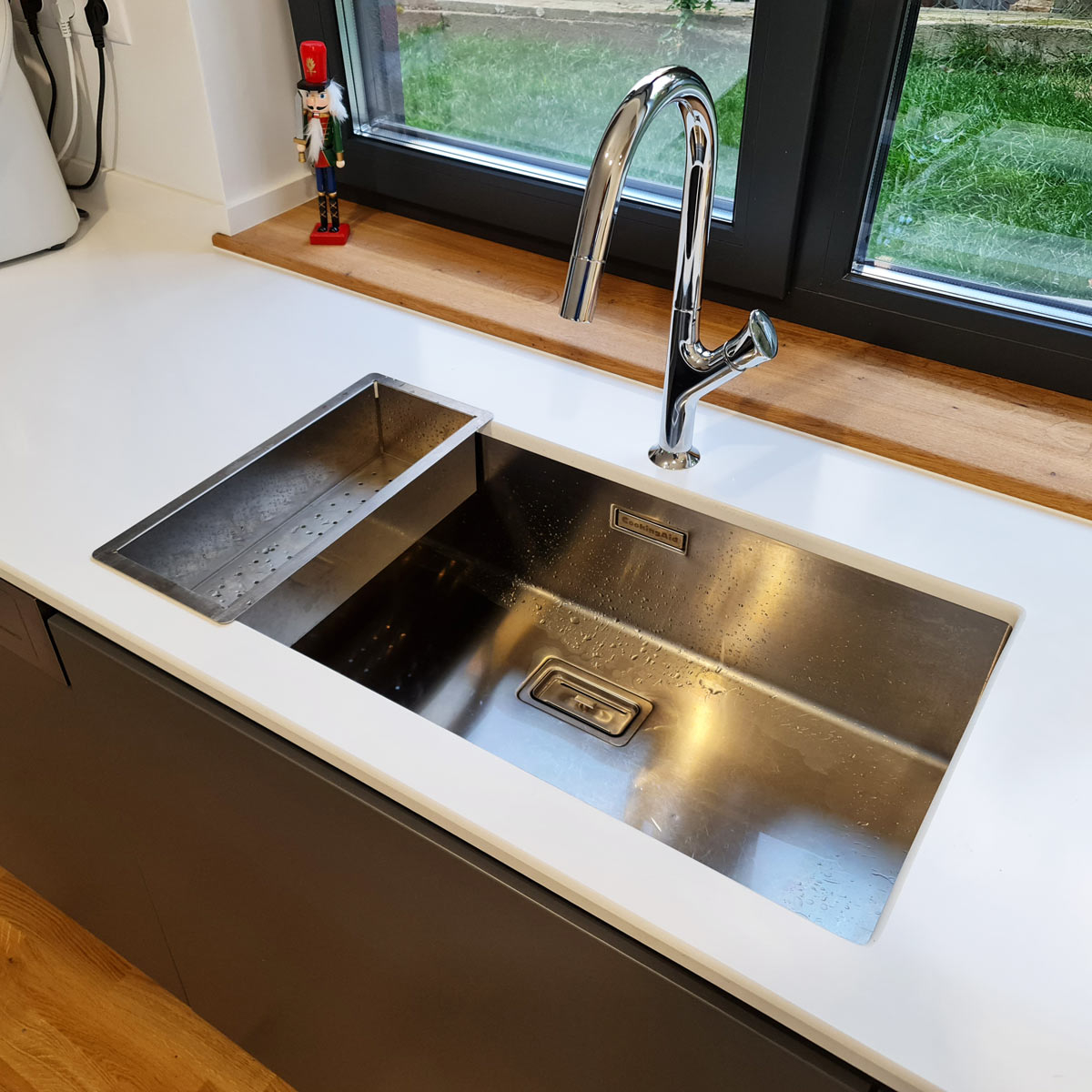 Chiuveta bucatarie inox CookingAid Box Lux 74 cu montaj pe/sub blat cu ventil scurgere dreptunghiular si accesorii montaj [3]