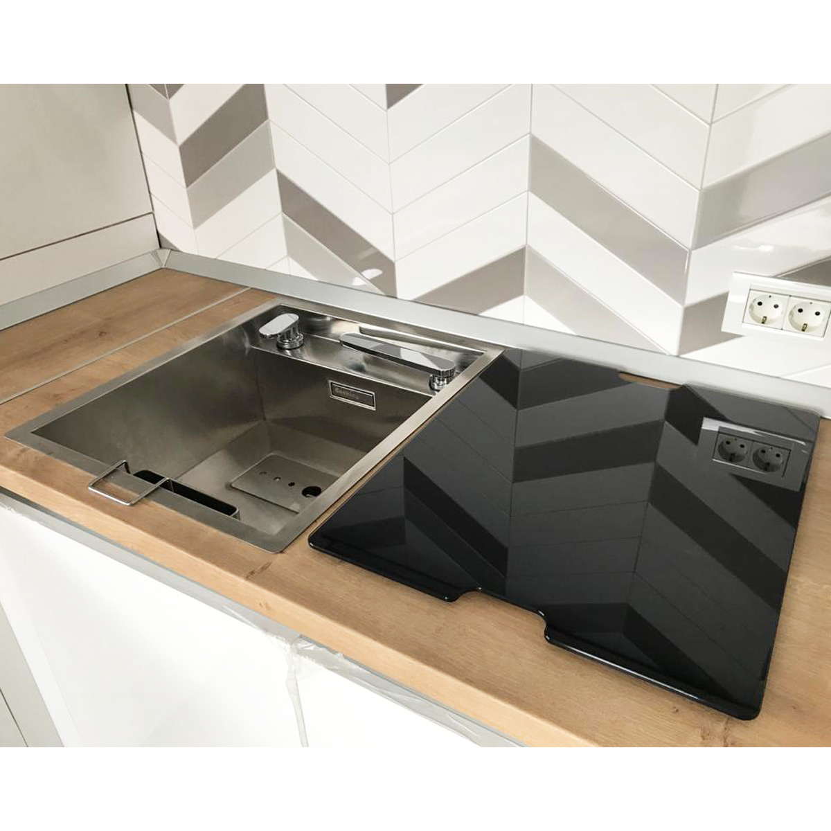 Chiuveta bucatarie inox CookingAid INVISIBLE 40R cu treapta pentru baterie si capac scurgere invizibil + accesorii montaj [8]