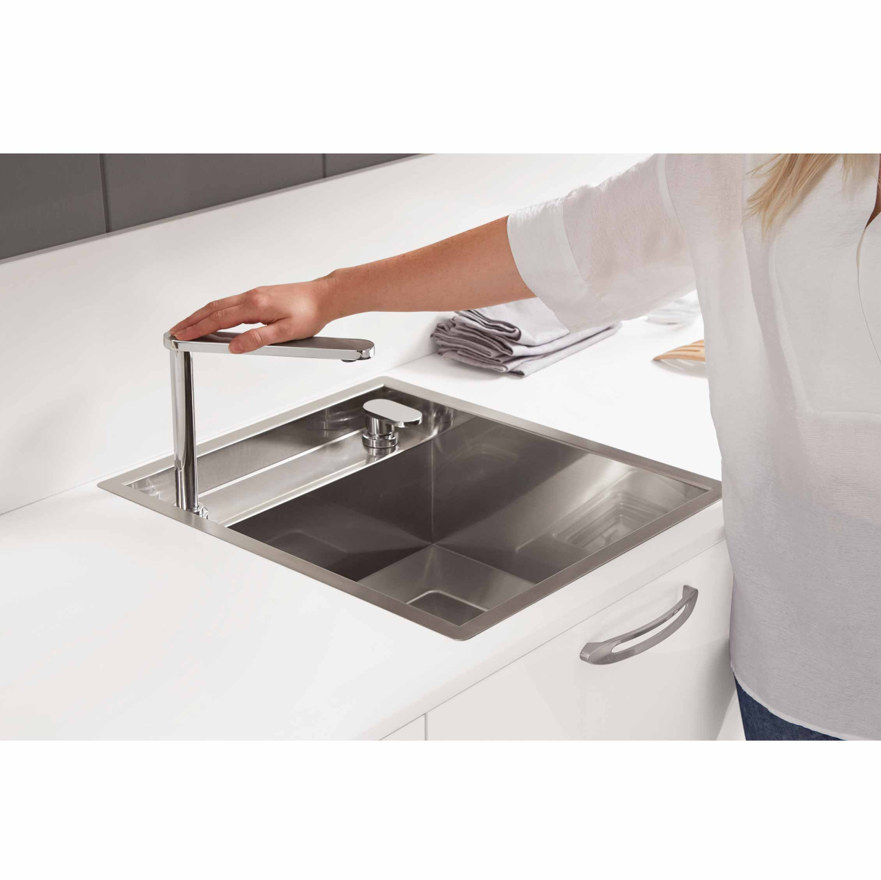 Chiuveta bucatarie inox CookingAid INVISIBLE 40R cu treapta pentru baterie si capac scurgere invizibil + accesorii montaj [9]