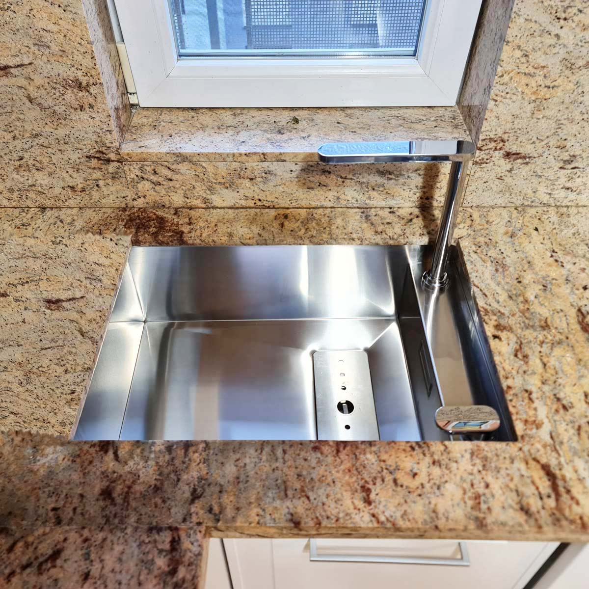 Chiuveta bucatarie inox CookingAid INVISIBLE 50R cu capac scurgere invizibil + accesorii montaj [4]