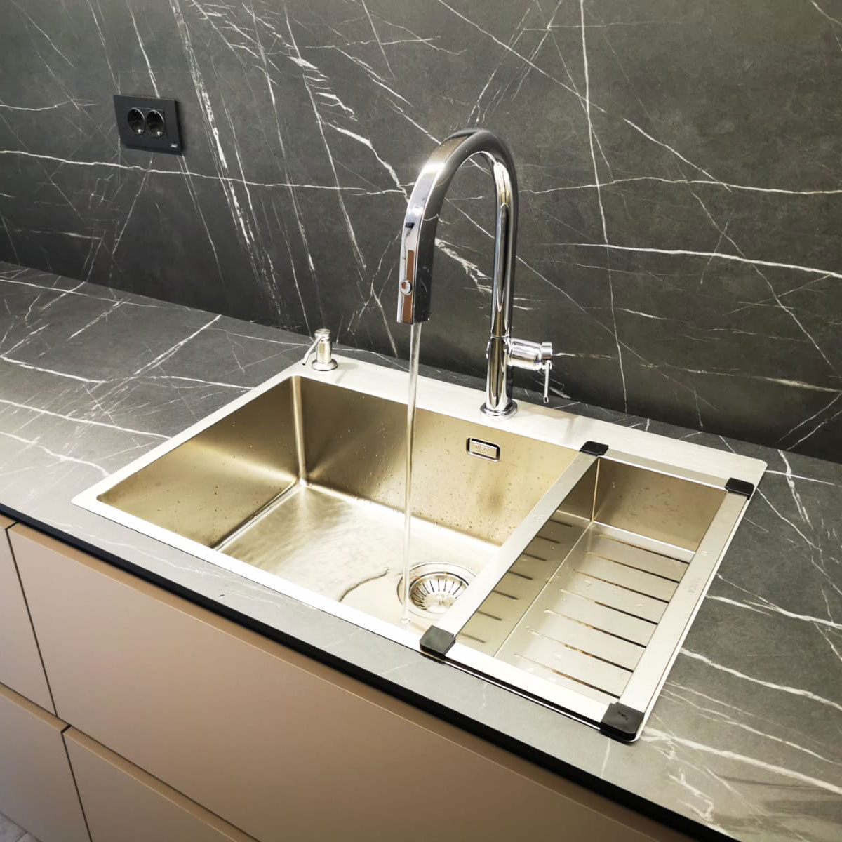 Chiuveta bucatarie inox CookingAid TASCA ASOLO AA65 cu montaj pe blat sau la nivelul blatului si accesorii montaj [15]