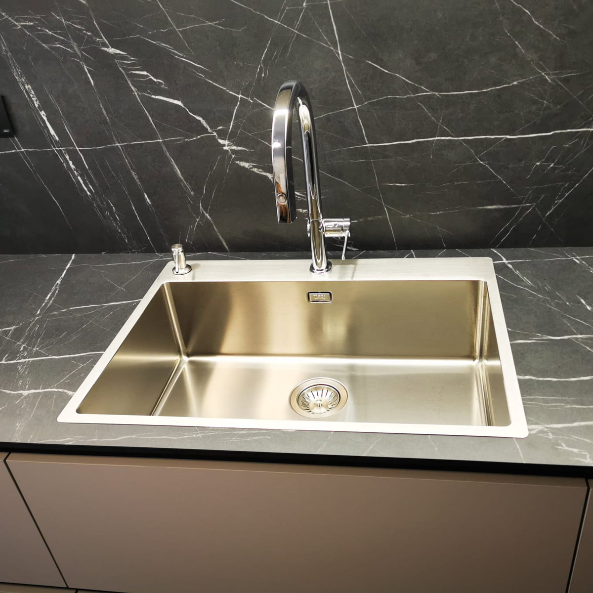 Chiuveta bucatarie inox CookingAid TASCA ASOLO AA65 cu montaj pe blat sau la nivelul blatului si accesorii montaj [19]