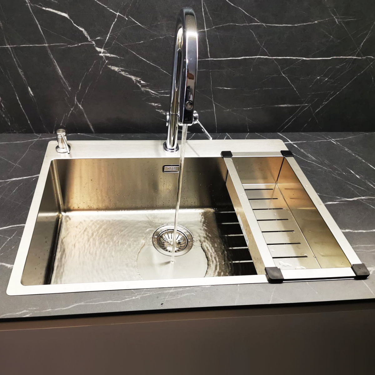 Chiuveta bucatarie inox CookingAid TASCA ASOLO AA65 cu montaj pe blat sau la nivelul blatului si accesorii montaj [17]