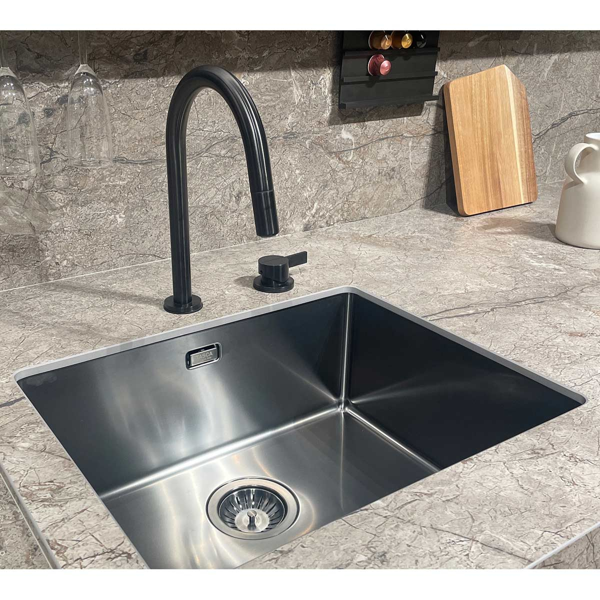 Chiuveta bucatarie inox CookingAid TASCA CANOVA CA50 GUN METAL cu strat PVD ceramic culoare gri inchis / negru antracit cu montaj pe blat, sub blat sau la nivelul blatului si accesorii montaj [11]