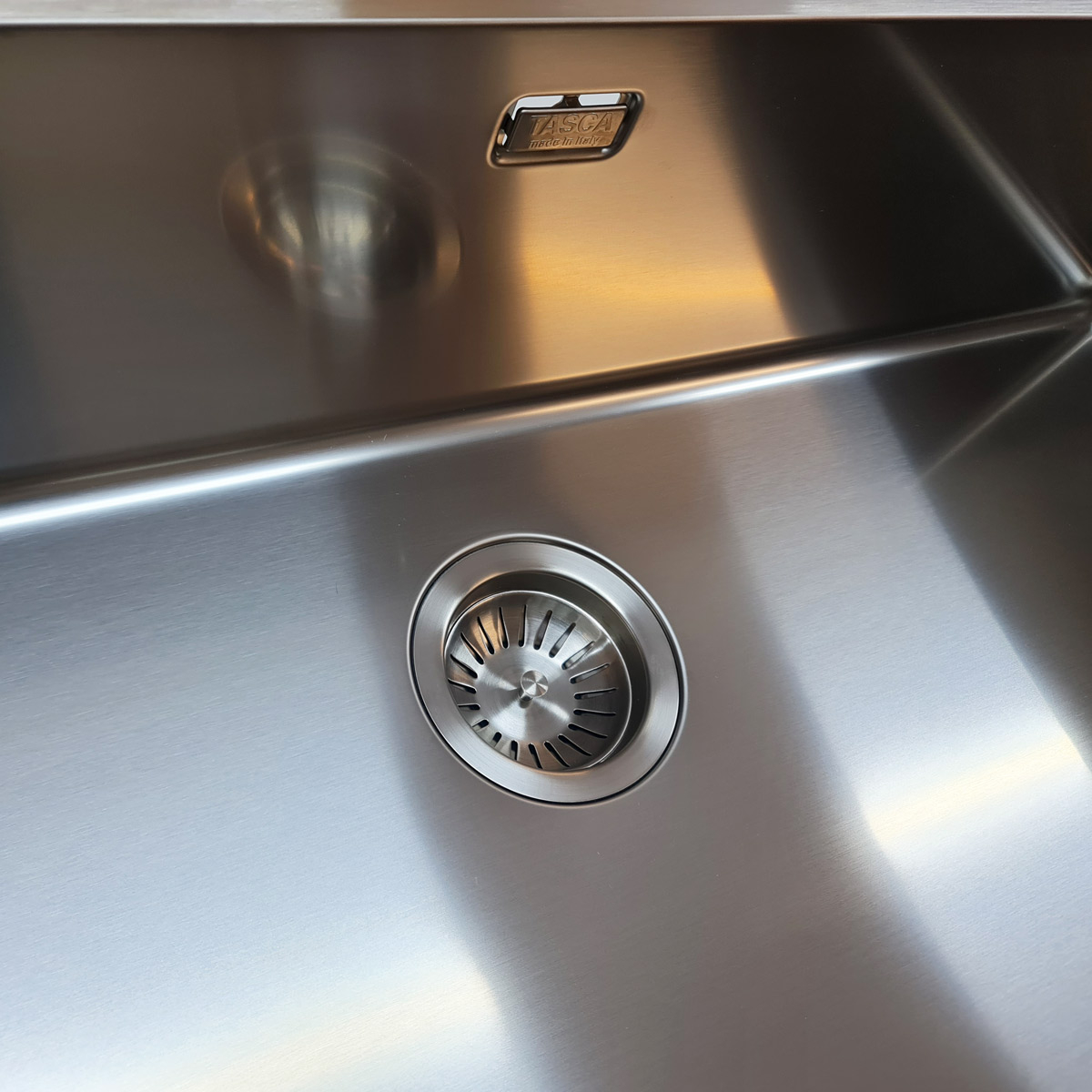 Chiuveta bucatarie inox CookingAid TASCA CANOVA CA55 cu montaj pe blat, sub blat sau la nivelul blatului si accesorii montaj [4]