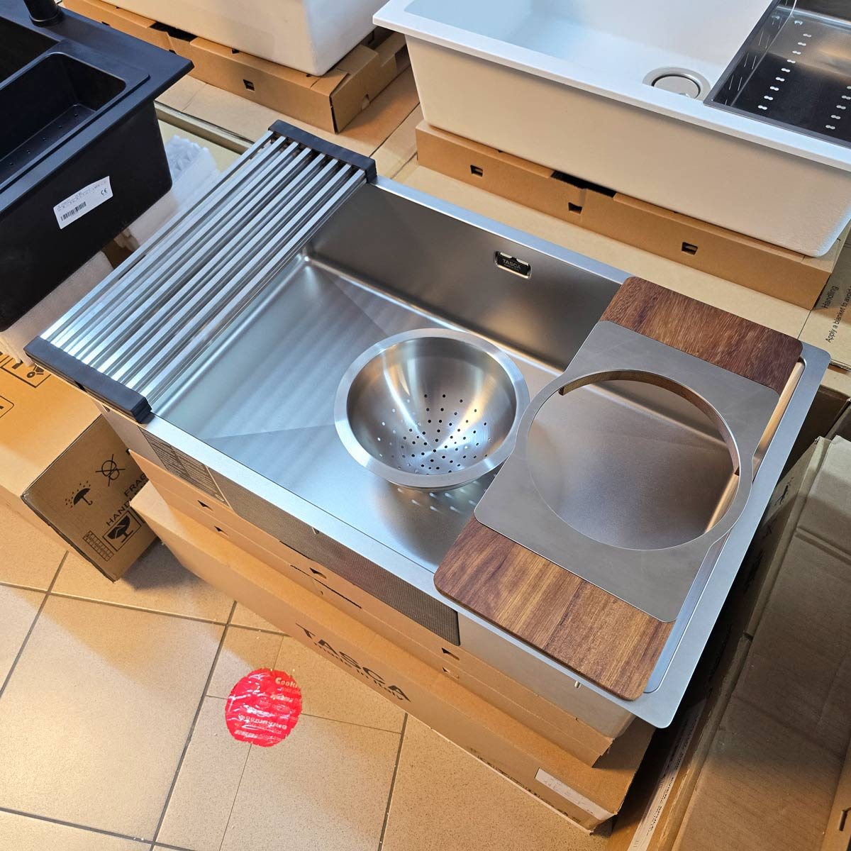 Chiuveta bucatarie inox CookingAid TASCA CANOVA CA70 DuriX mata, rezistenta la zgarieturi si ventil/preaplin negru, cu montaj pe blat, sub blat sau la nivelul blatului si accesorii montaj [26]